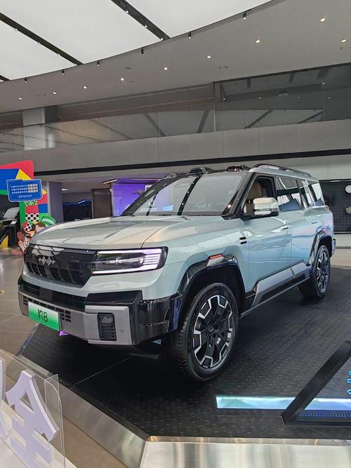 重庆80比亚迪方程豹硬派越野的爆款，英菲尼迪35周年与你共成长